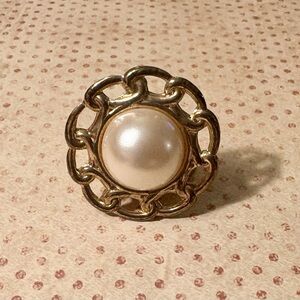 Vintage 80’s Gold Tone Braid Pearl Center Scarf Dress Clip